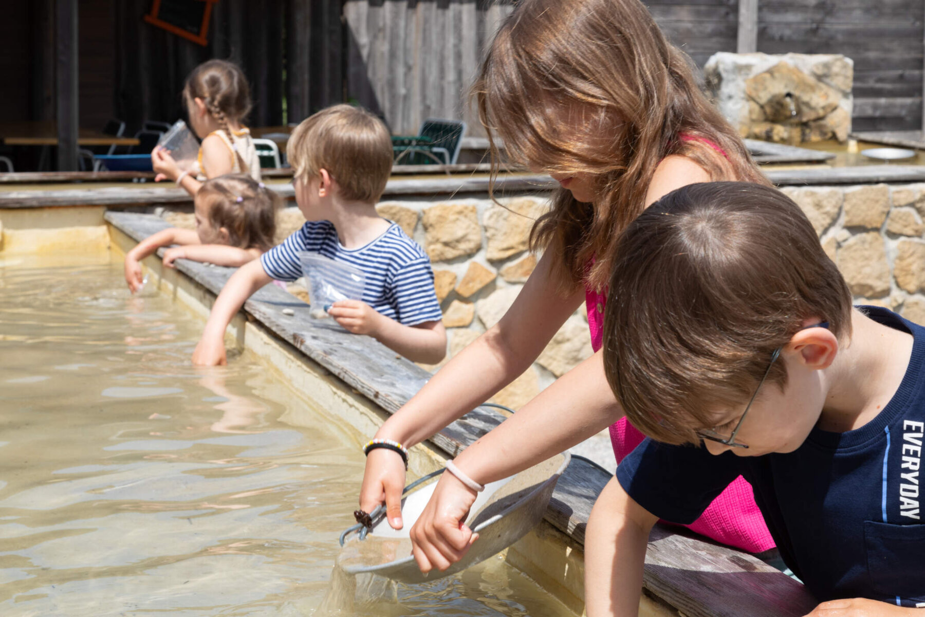 Kinder im Edelsteinpark Pielachtal